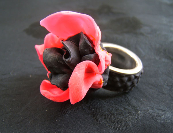 Ringe aus Naturkautschuk von Martina Finkenstein